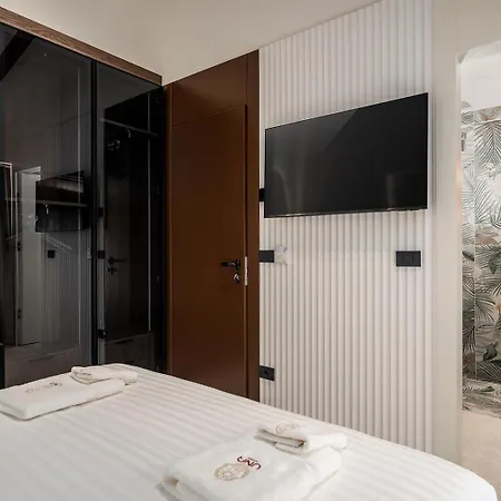 Una Rooms Bed & Breakfast 3*
