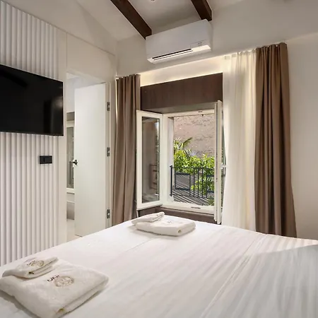 Una Rooms Bed & Breakfast