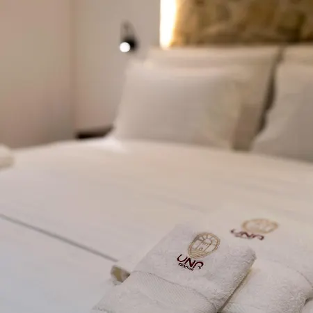 Una Rooms Bed & Breakfast 3*
